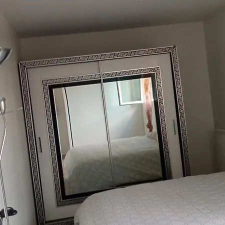 Deux Pas A La Defense Homestay Nanterre